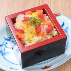【コースの〆には海鮮ちらし寿司】の写真