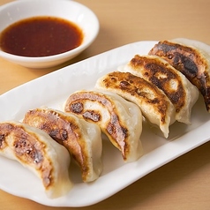 【カリッとジューシー】当店自慢の焼き餃子 6個