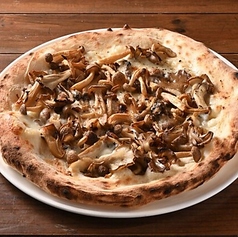 たっぷりきのこのピッツァ