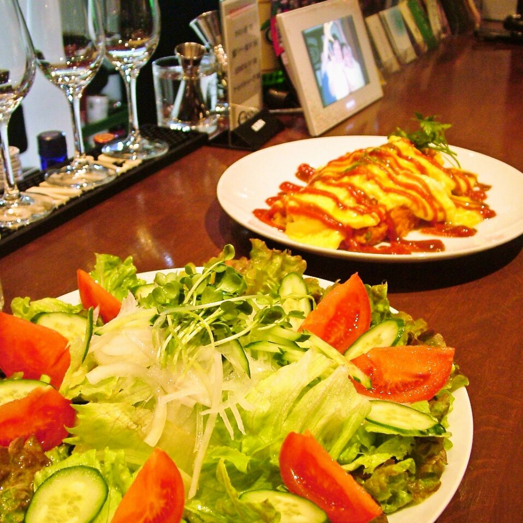 料理は本格的に手作りしてます！メニューはとても豊富なので胃袋満足させます！