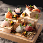 【★ ３８ふ頭 ・ 看板　５００円 ★】 ：～漁師町の朝〆階段盛り～赤字覚悟 ：常時 ５～７品盛り。