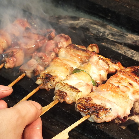 40年間つぎたしの絶品タレで仕上げる焼き鳥をご堪能ください。