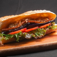 茄子とベーコンのパニーニ