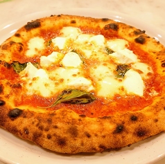 Wモッツァレラチーズのスペシャルマルゲリータ