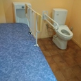 トイレはバリアフリー設計で、おむつ替えも可能なユニバーサルシートが付いております。