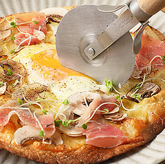 生マッシュルームと生ハムのビスマルク