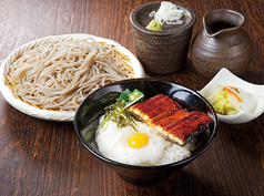 うなとろ丼と蕎麦のセット