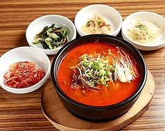 本格韓国料理 豚ブザ 池袋店の特集写真
