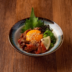 和牛炙りユッケ