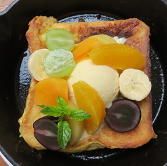 フルーツたっぷりフレンチトースト