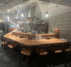 カウンター席　12席です