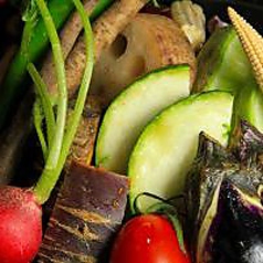 【菜】旬菜のタジン蒸し バーニャカウダーと塩で