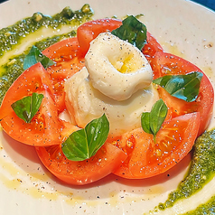 ブラッターチーズのカプレーゼ