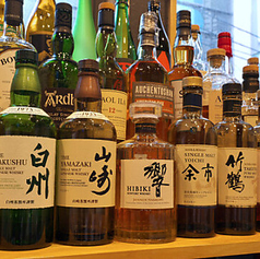 5大ウイスキーと100種以上の豊富なドリンクをご用意◎