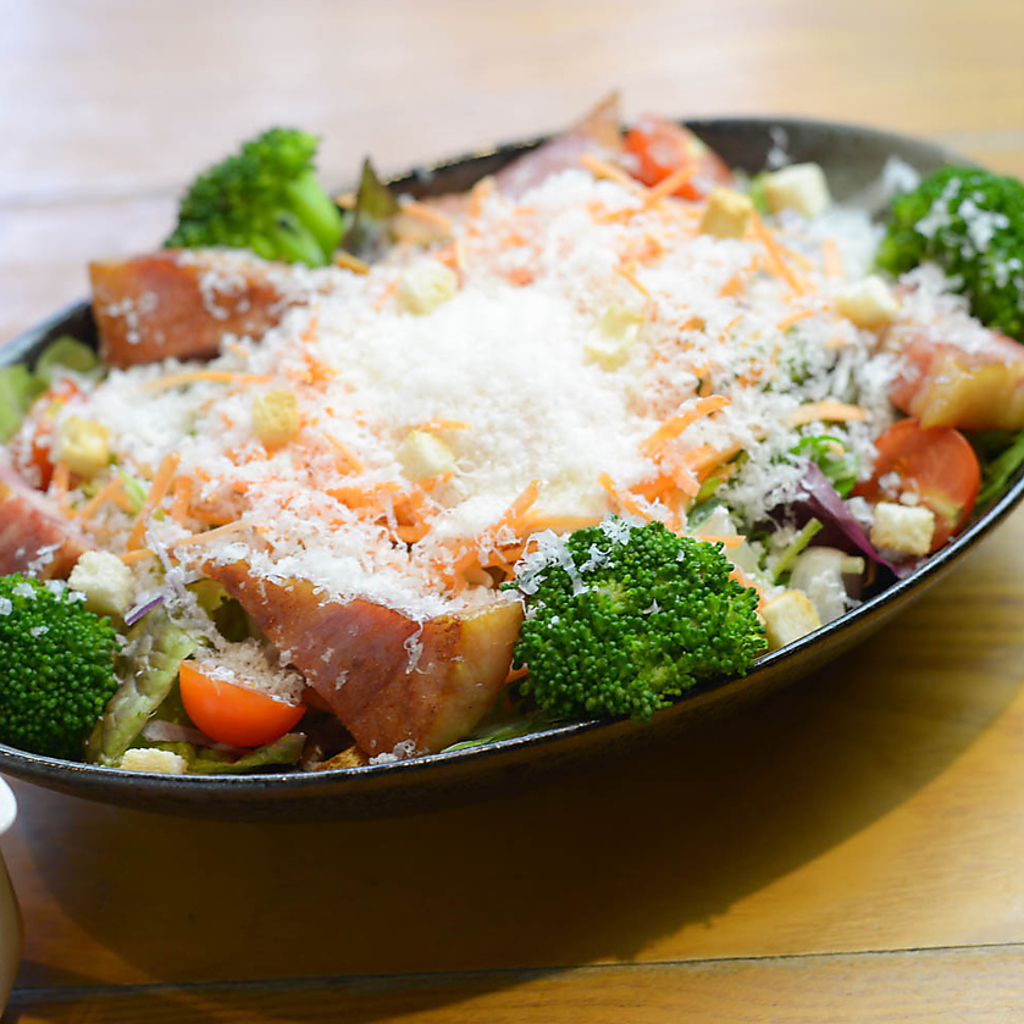 鉄板居酒屋&広島お好み焼き 赤いへるめっとの写真ギャラリー