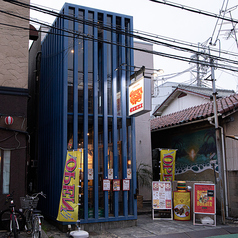 18名～31名様でのご利用の際には店舗貸切が可能です。歓送迎会や打ち上げなど、大勢での集まりでも周囲を気にせず、心ゆくまでお楽しみいただけます。飲み放題付きコースも各種ご用意しており、幹事さんも安心して皆様と楽しい時間をお過ごしいただけます。貸切に関するお問い合わせはお気軽にどうぞ。