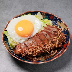 厚切り豚肩ロースのグリル ～半熟玉子添え～