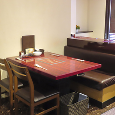 【4名テーブル×4席】