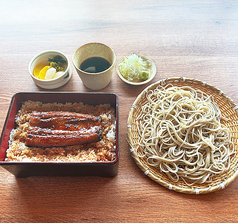 鹿児島県産うな重(上)とそばのセット