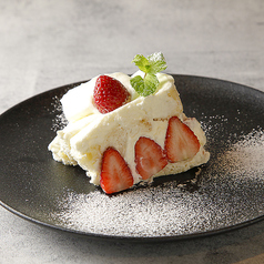 いちごのスコップショートケーキ