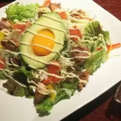 筑波鶏のアボカドサラダ