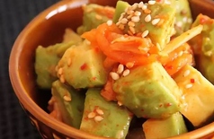 アボカドのキムチ和え