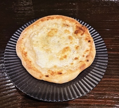 3種類の濃厚チーズピザ