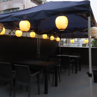 開放的な屋上ビアガーデンで最高のひとときを♪