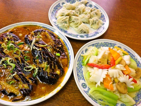 野菜たっぷりのあっさりした味付けにファンが多い、地元に愛される中華料理店。