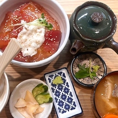 もちもち生まぐろ漬け丼(とろろ入り)