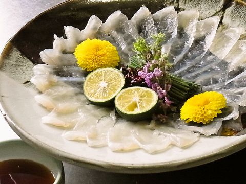 四季折々の食材をつかった郷土料理、これから旬のふぐ料理を堪能頂けます。