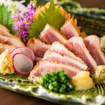 お酒との相性抜群♪種鶏モモの炭火タタキ