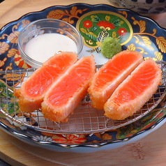 サーモンレアかつ