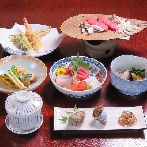 天ぷらや普段なかなか食べられない季節の旬のものをご提供致します。