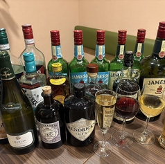 手作りにこだわる珠玉の一皿と厳選ワインが味わえます♪