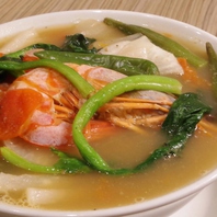 フィリピン伝統的スープ「シニガン」