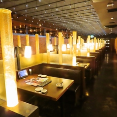 照明が明るく広々とした店内！ごゆっくり御くつろぎいただけるお席多数ご用意しております。【秋葉原で居酒屋・蟹・海鮮・和食のお店をお探しなら北海道へ】