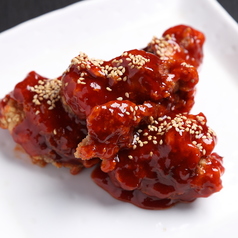 【ヤンニョムチキン】当店大人気メニューです！是非ご賞味ください♪の写真