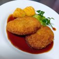 料理メニュー写真&nbsp;手ごねメンチカツ（2コ）