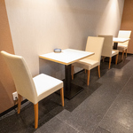 二人席ならではのプライベート感と居心地の良さが、友人やカップルに喜ばれること間違いありません。