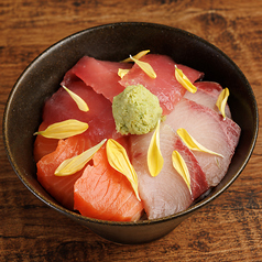 三色海鮮丼