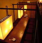 宴会にも対応可能な個室は最大14名まで利用可能。落ち着きのある店内の雰囲気は会社宴会にも最適。