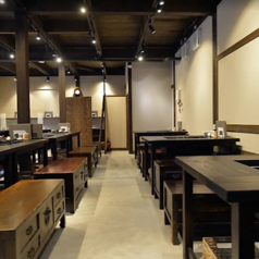 30～40名様にて、お店の貸切利用が可能です。お電話、または店頭にてご予約を受け付けておりますので、お気軽にお問い合わせください。