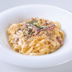 生クリームをたっぷり使った濃厚カルボナーラ