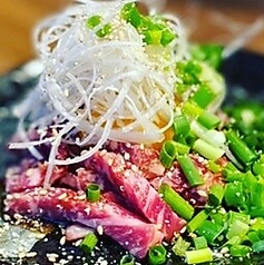 炙りユッケ