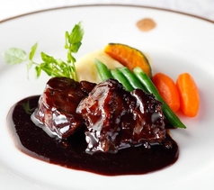 ●国産牛ほほ肉のワイン煮込み