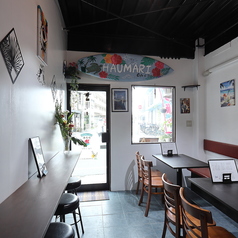 【貸切OK！】当店はハワイアンな小さなお店です。店内は最大12名 (禁煙)です。最大12名様までの宴会貸切が可能です！少人数でのご宴会などにもおすすめです♪貸切ご利用の方はお気軽にご相談ください！南国気分に浸りながら心地よいひと時をお過ごしいただけます。皆様のご来店をお待ちしております！