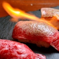 料理メニュー写真 炙り黒毛和牛肉寿司／ハラミ肉寿司
