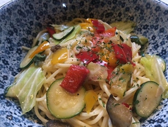 夏限定!夏野菜の彩り菜園風 ペペロンチーノ
