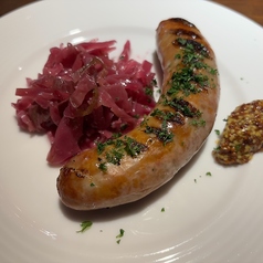 四匠豚ソーセージのグリルと紫キャベツのマリネ